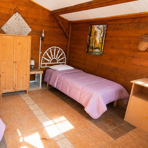 CHALET 2 personnes - Petit Chalet bois dortoir (sans cuisine, ni eau)