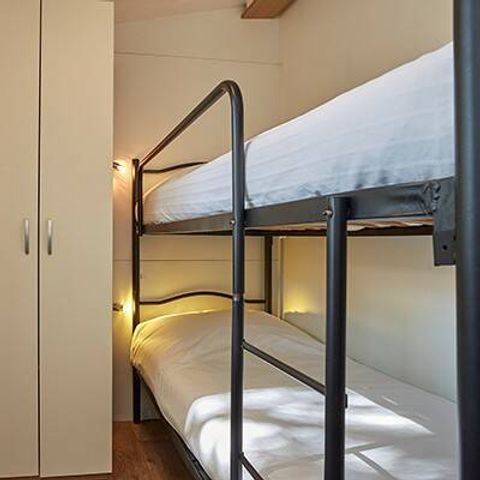 MOBILHOME 6 personnes - Mobil-home | Premium | 3 Ch. | 6 Pers. | Terrasse surélevée | 2 SDB | Clim.