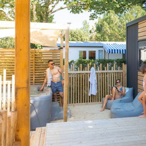 MOBILHOME 6 personnes - Mobil-home Premium 3 ch. avec spa (37m²) 4/6 pers