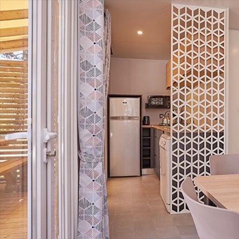MOBILHOME 6 personnes - Premium Exclusive | 3 Ch. | 6 Pers. | Terrasse surélevée | Jacuzzi | Clim. | TV