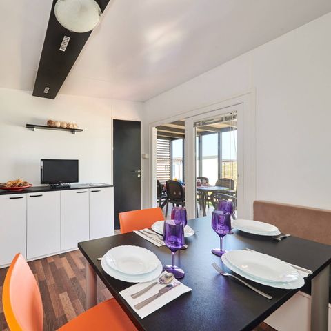 MOBILHOME 4 personnes - Comfort | 2 Ch. | 4 Pers. | Terrasse surélevée | 2 SDB | Clim. | TV