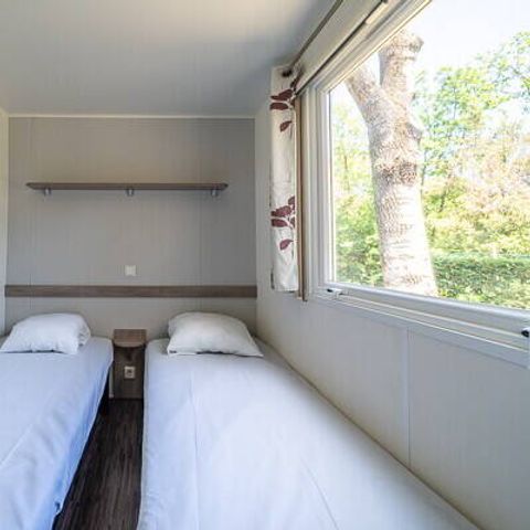 MOBILHOME 6 personnes - Classic | 2 Ch. | 6 Pers. | Terrasse surélevée | 1 SDB | Clim.