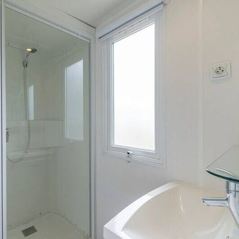 MOBILHOME 6 personnes - Classic | 2 Ch. | 6 Pers. | Terrasse surélevée | 1 SDB | Clim.
