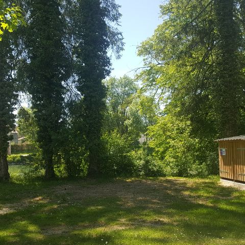 Emplacement - "Confort Plus" 2/6 pers