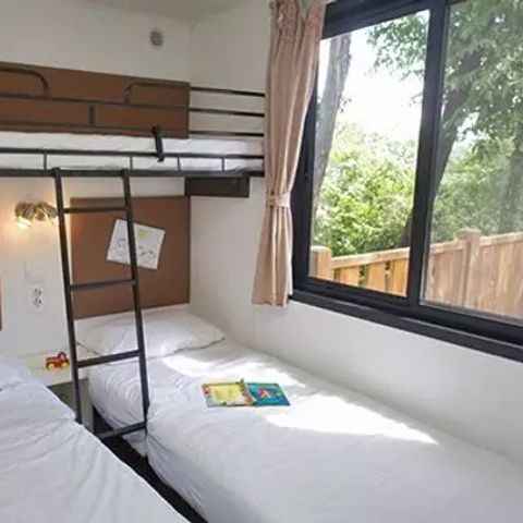 MOBILHOME 6 personnes - Comfort | 2 Chambres | Capacité 4-6 personnes | Terrasse semi couverte | 1 Salle de bain | Climatisation