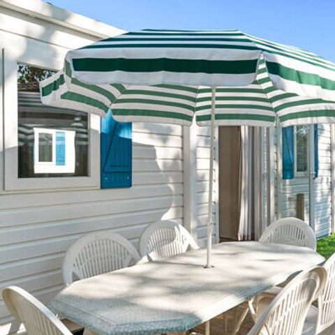 MOBILHOME 4 personnes - Classic | 2 Ch. | 4 Pers. | Terrasse surélevée non couverte | 2 SDB | Clim.