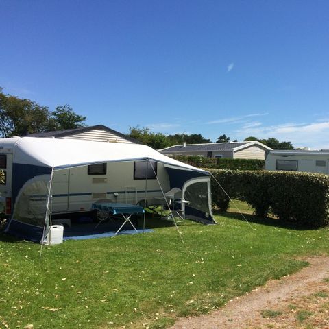 Emplacement - Forfait emplacement : voiture + tente/caravane ou camping-car