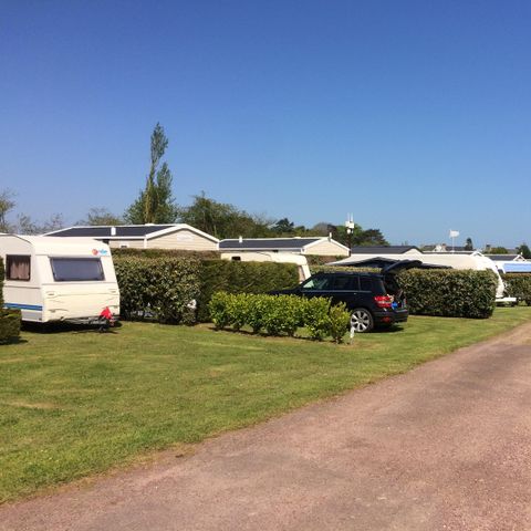 Emplacement - Forfait emplacement : voiture + tente/caravane ou camping-car