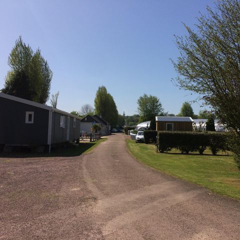 Emplacement - Forfait emplacement : voiture + tente/caravane ou camping-car