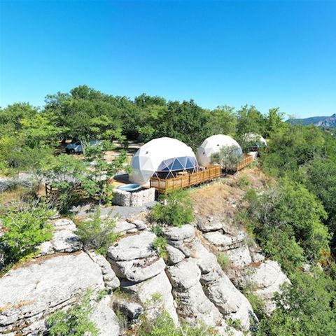 Insolite 4 personnes - Bulle Insolite et SPA Premium