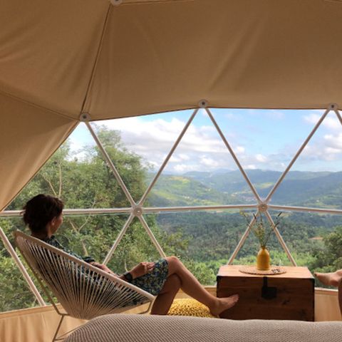 Hébergement 4 personnes - Bulle Insolite et SPA Premium Harmonie