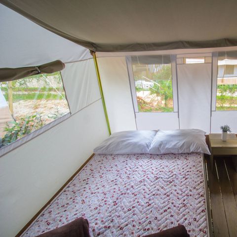Tente en toile et en bois 5 personnes - Luxe Safaritent Sanitaire