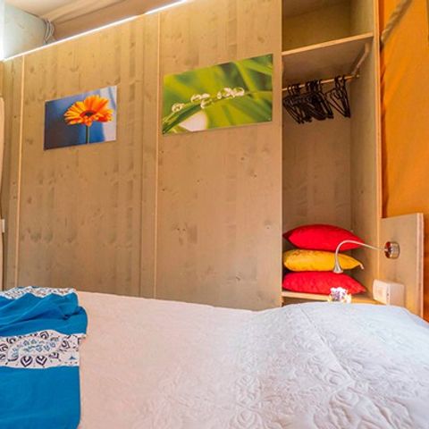 Tente en toile et en bois 6 personnes - Tente Safari | 3 Ch. | 6 Pers. | 1 SDB | Clim.