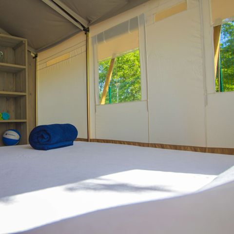 Tente en toile et en bois 5 personnes - Polari - Tente Safari + sanitaires + climatisation (5P)