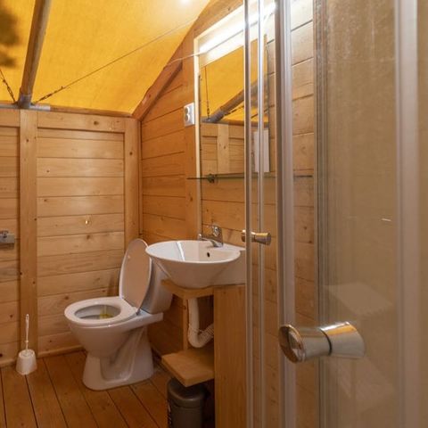 Tente en toile et en bois 5 personnes - Tente safari coucher de soleil + sanitaires + air conditionné (6P)