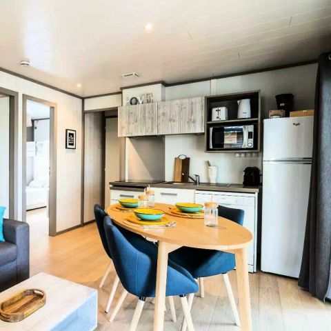 Tente en toile et en bois 5 personnes - Lodge Kabane sur Pilotis 3 Pièces 5 Personnes Climatisé + TV