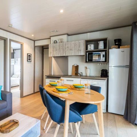 Tente en toile et en bois 5 personnes - Lodge Kabane sur Pilotis 3 Pièces 5 Personnes Climatisé + TV