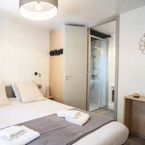 Tente en toile et en bois 4 personnes - Lodge Kabane sur Pilotis 3 Pièces 4 Personnes Climatisé + TV