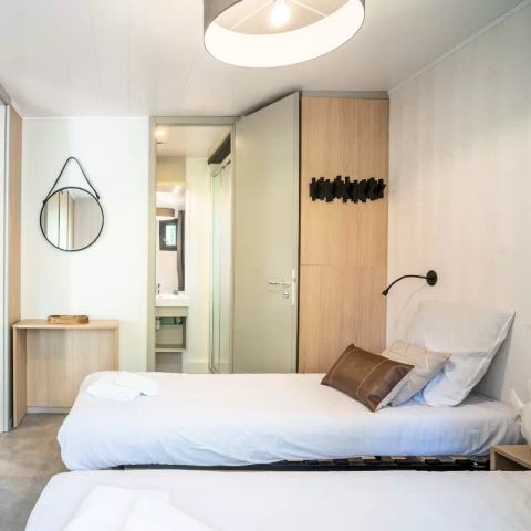 Tente en toile et en bois 4 personnes - Lodge Kabane sur Pilotis 3 Pièces 4 Personnes Climatisé + TV