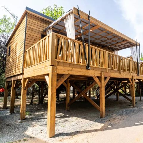 Tente en toile et en bois 4 personnes - Lodge Kabane sur Pilotis 3 Pièces 4 Personnes Climatisé + TV