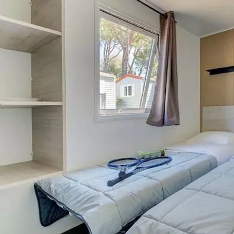MOBILHOME 8 personnes - Premium | 4 Ch. | 8 Pers. | Terrasse Lounge | 2 SDB | Clim. | TV