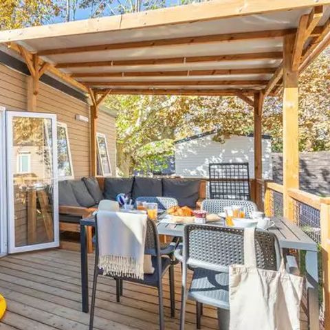 MOBILHOME 8 personnes - Premium | 4 Ch. | 8 Pers. | Terrasse Lounge | 2 SDB | Clim. | TV