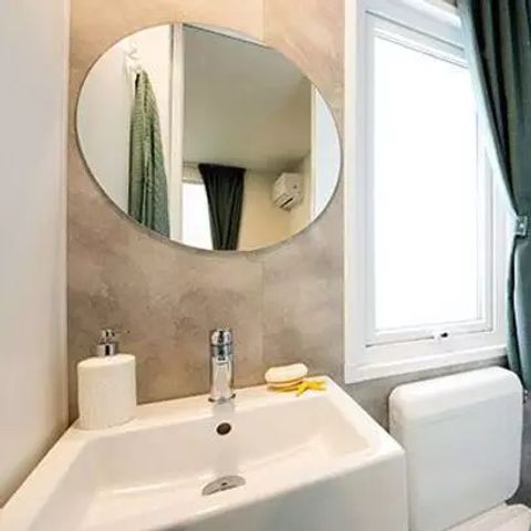 MOBILHOME 8 personnes - Premium | 4 Ch. | 8 Pers. | Terrasse Lounge | 2 SDB | Clim. | TV