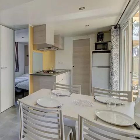 MOBILHOME 8 personnes - Premium | 4 Ch. | 8 Pers. | Terrasse Lounge | 2 SDB | Clim. | TV