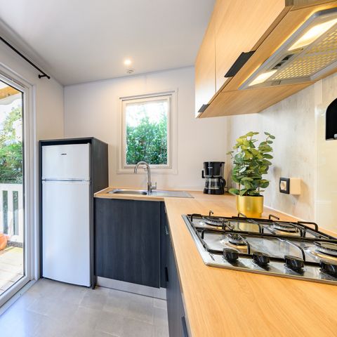 MOBILHOME 5 personnes - D/ COTTAGE CONFORT 2 ch. 4/5 pers. - 30m2 - terrasse couverte