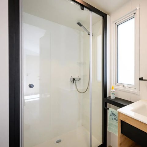 Mobilhome 4 personnes - SIGNATURE PRESTIGE + CLIM 2 chambres - 34m2 - terrasse couverte