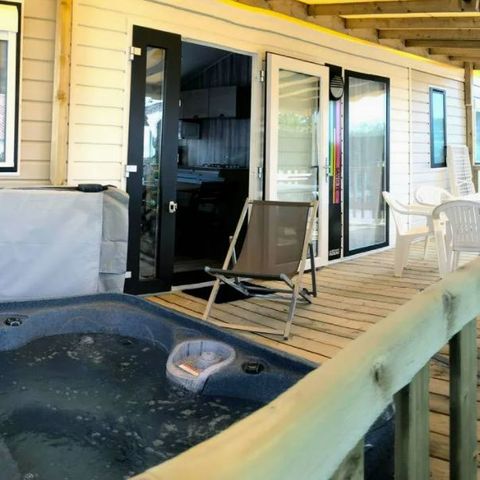 MOBILHOME 6 personnes - EXCLUSIF 3 chambres Jacuzzi avec suite parentale