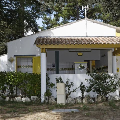 Emplacement - Forfait Confort (1 tente, caravane ou camping-car / 1 voiture / électricité 10A)
