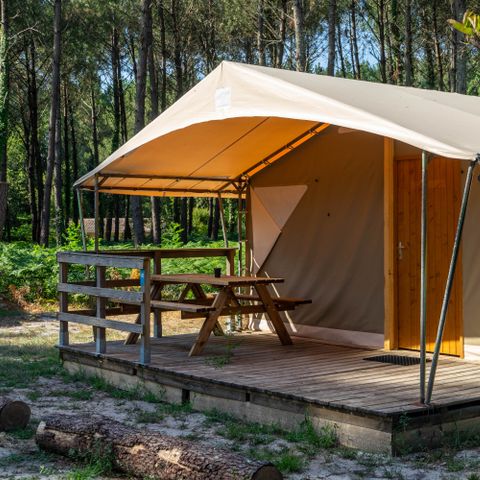 TENTE TOILE ET BOIS 4 personnes - plancher bois, 2 chambres, cuisine équipée, terrasse