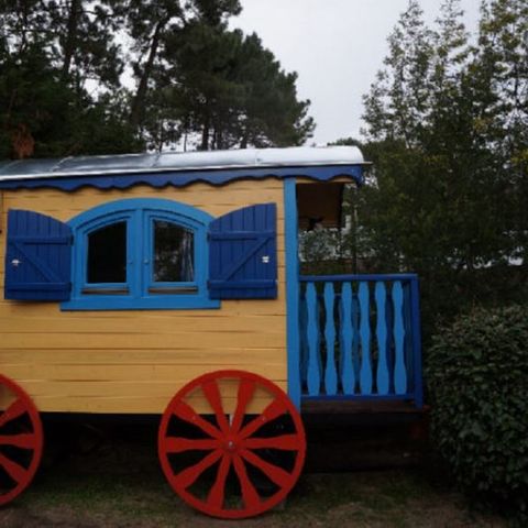 HÉBERGEMENT INSOLITE 2 personnes - La Céramique (pas de sanitaires, pas de douche, pas de cuisine)