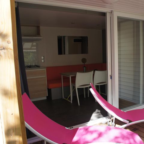 MOBILHOME 4 personnes - Mobil home Premium 32m² 2 chambres + 2 salles de bain + terrasse couverte 9m² + TV + Clim 4 pers