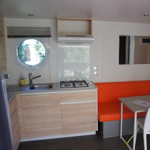 MOBILHOME 4 personnes - Mobil home Premium 32m² 2 chambres + 2 salles de bain + terrasse couverte 9m² + TV + Clim 4 pers