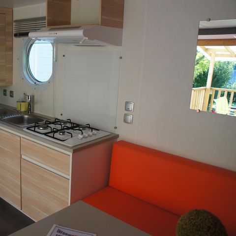 MOBILHOME 4 personnes - Mobil home Premium 32m² 2 chambres + 2 salles de bain + terrasse couverte 9m² + TV + Clim 4 pers