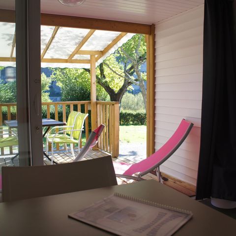 MOBILHOME 4 personnes - Mobil home Premium 32m² 2 chambres + 2 salles de bain + terrasse couverte 9m² + TV + Clim 4 pers