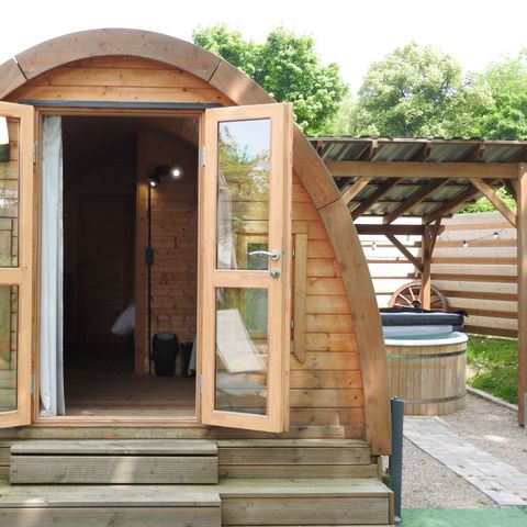 HÉBERGEMENT INSOLITE 2 personnes - POD + JACUZZI PRIVATIF - 1 Chambre 