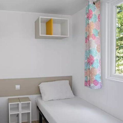 BUNGALOW 5 personnes - Mobil-home | Comfort | 3 Ch. | 5 Pers. | Terrasse surélevée | Clim. | TV