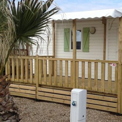 MOBILHOME 2 personnes - 1 chambre bord d'étang, 16m2 catégorie 1