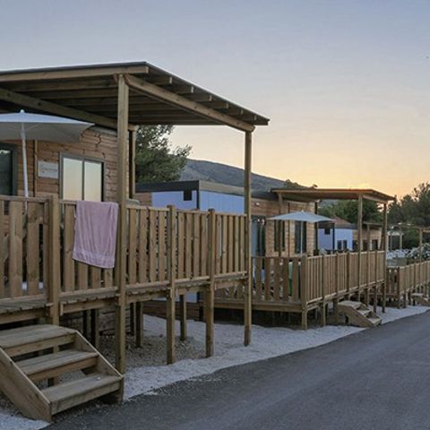 MOBILHOME 6 personnes - Comfort XL | 2 Ch. | 4/6 Pers. | Terrasse surélevée | Clim.