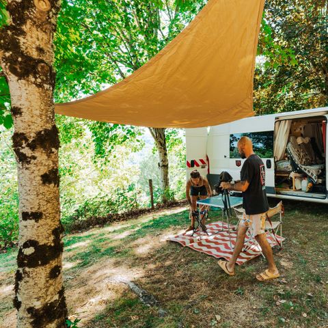 Emplacement - FORFAIT PRIVILEGE (1 tente, caravane ou camping-car / 1 voiture / électricité 10A)