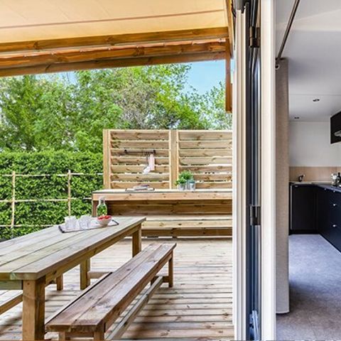 MOBILHOME 4 personnes - Ultimate | 2 Ch. | 4 Pers. | Terrasse surélevée | Douche tropicale | Clim. | TV