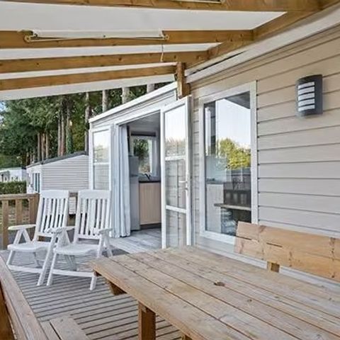 MOBILHOME 4 personnes - Premium | 2 Ch. | 4 Pers. | Terrasse surélevée | Clim. | TV