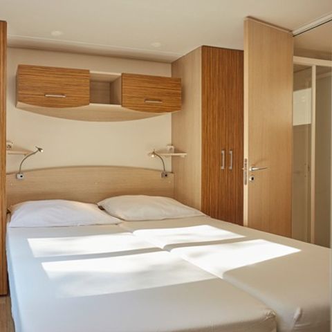 MOBILHOME 4 personnes - Classic XL | 2 Ch. | 4 Pers. | Terrasse Surélevée | 2 SDB | Clim. | TV