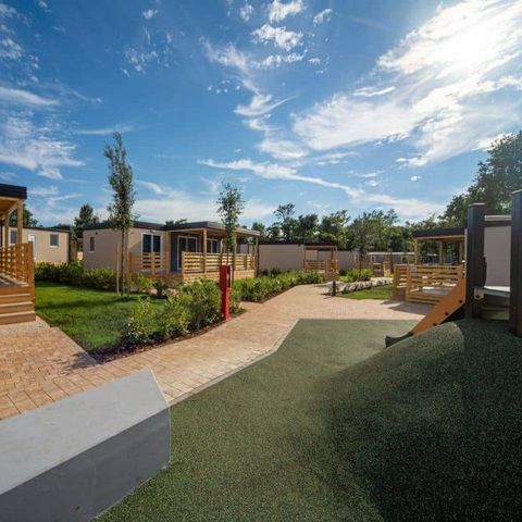 MOBILHOME 6 personnes - Comfort XL | 3 Ch. | 6 Pers. | Terrasse surélevée | 2 SDB | Clim. | TV