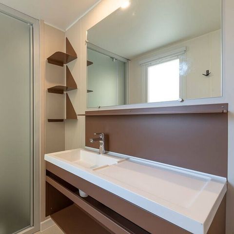 MOBILHOME 6 personnes - Premium | 3 Ch. | 6 Pers. | Terrasse surélevée | 1 SDB | Clim.