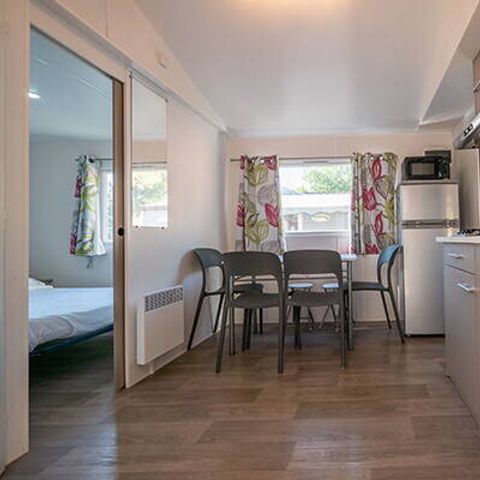 MOBILHOME 4 personnes - Mobil-home | Comfort | 2 Ch. | 4 Pers. | Terrasse surélevée | Clim. | TV