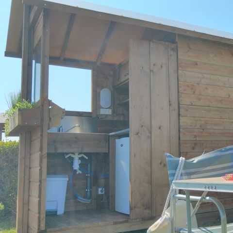 Emplacement - Forfait PREMIUM : emplacement équipé d'une FREECAMP + électricité 10A
